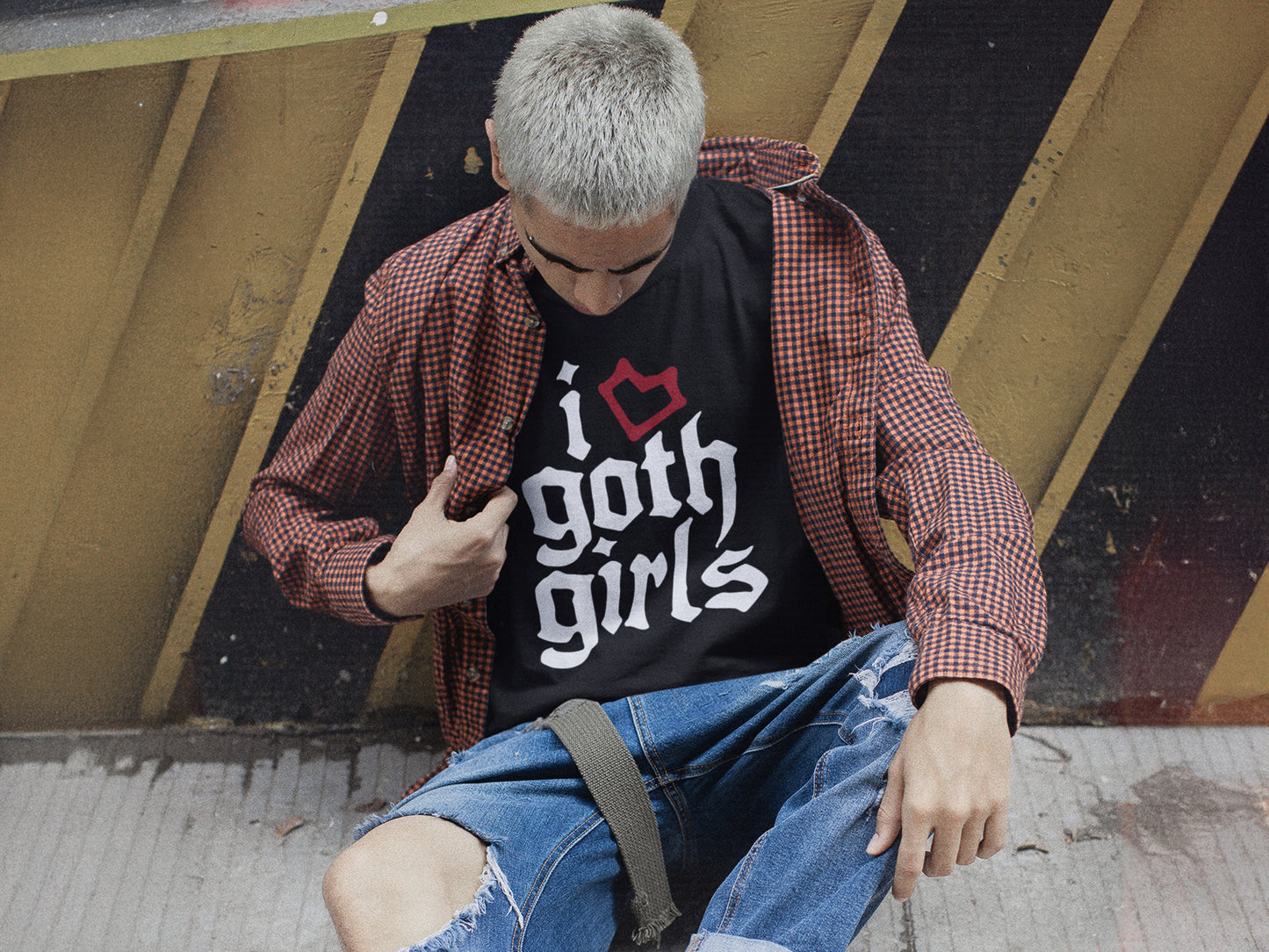 "I <3 Goth Girls" Tee